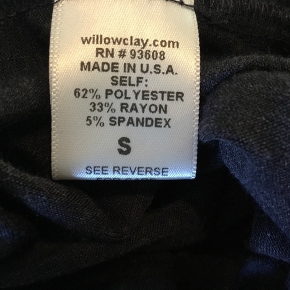 Willow & Clay Gray One Shoulder Knit Top. - Picture 7 of 7